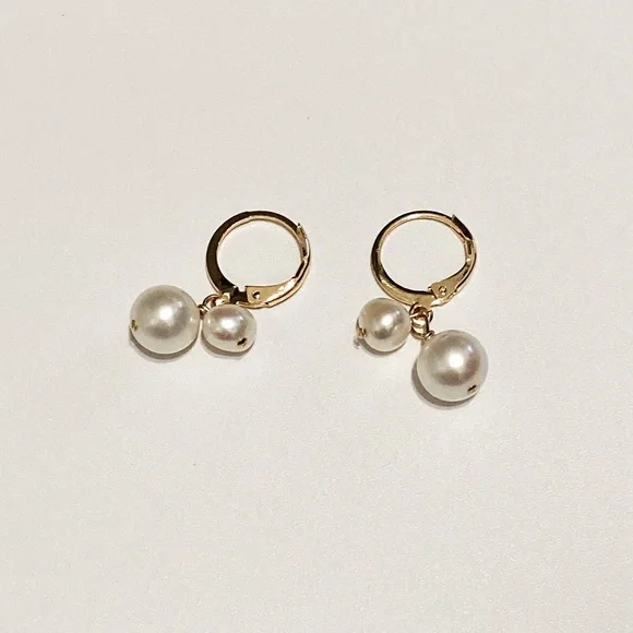 Pearl earrings- Fresh water pearls - Picture 1 of 5